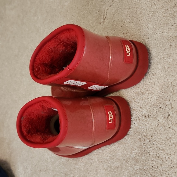 UGG girl's clear classic red mini boots - Picture 7 of 13